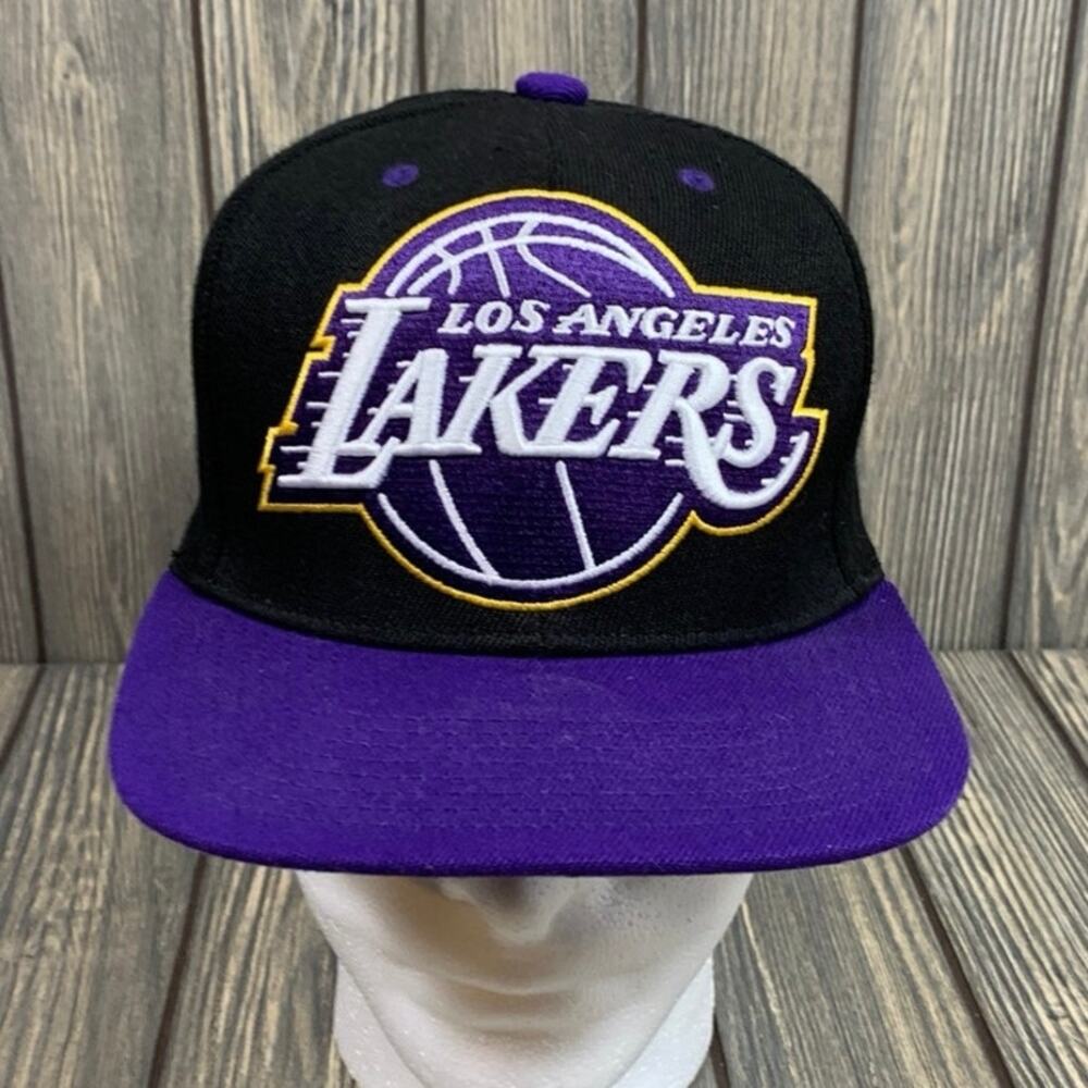 Los Angeles LA Lakers Mitchell & Ness Hat Cap Black Embroidered Flat Snapback